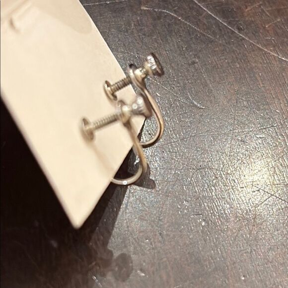 Elegant Vintage Crystal Screw back Earrings - Picture 3 of 4